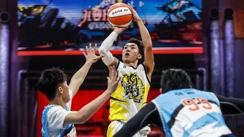 巴东打篮球明星网红,球场上的璀璨明星，网络世界的焦点人物