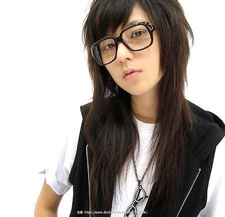 黑框眼镜女吃瓜,揭秘娱乐圈幕后故事