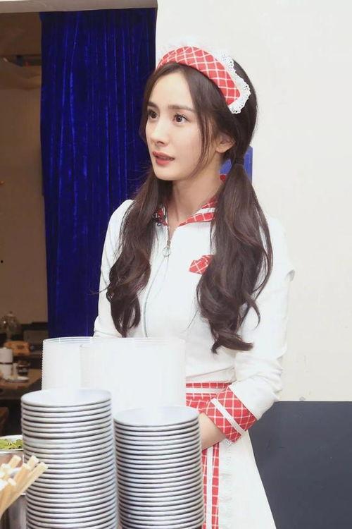 易烊千玺和杨幂吃瓜爆料,娱乐圈幕后真相大揭秘