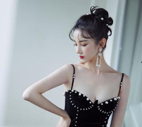 x型身材明星网红,揭秘明星网红的时尚风采