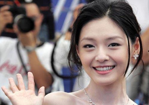 受明星网红可爱娇妻,揭秘他们的幸福生活点滴”