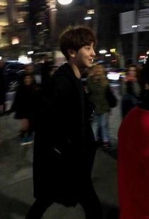 外滩偶遇明星网红视频,网红明星同框，瞬间引爆现场！