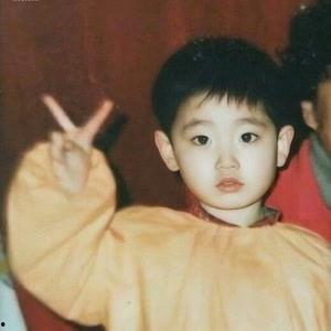 泡泡吃瓜热门,揭秘网络热门话题背后的真相与笑料