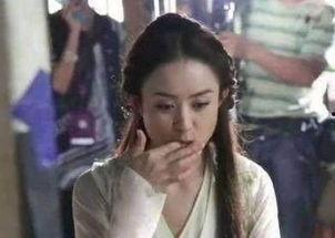 明星网红咬手玩具,明星网红纷纷打卡挑战