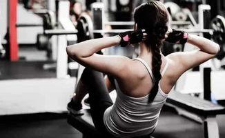 近期热门吃瓜事件健身房,揭秘近期爆红健身房吃瓜事件