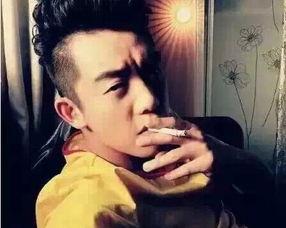 明星网红抽烟图片男,明星网红抽烟瞬间，男生们的心头好？
