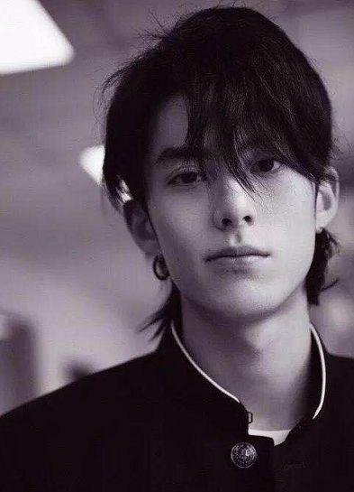 王鹤棣爆料八卦吃瓜图片,娱乐圈幕后真相大揭秘！